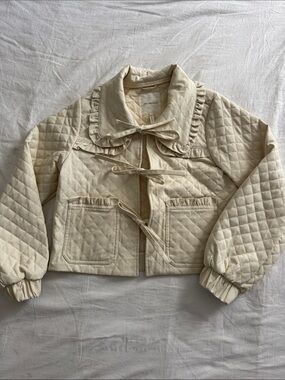Avec Les Filles Quilted Cropped Cream Tie-Front Jacket